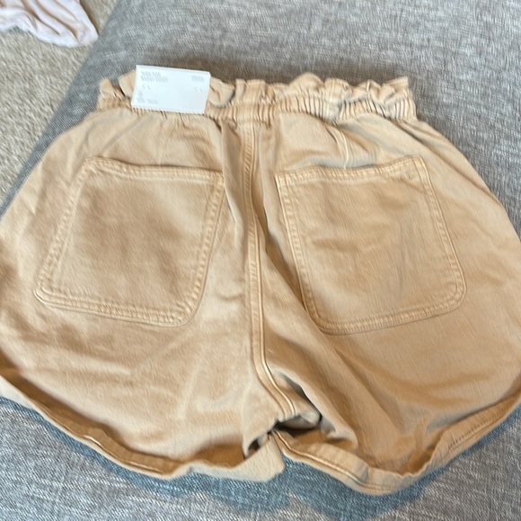 American Eagle, high-rise, baggy shorts - Picture 7 of 10